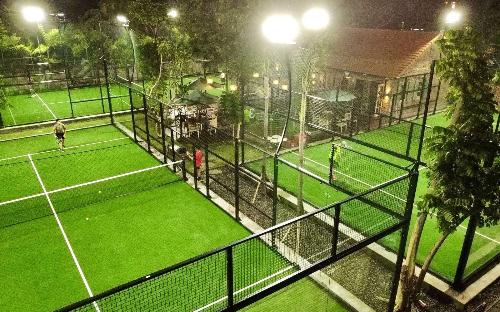 A padel match